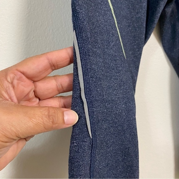 The North Face Leggings Woman’s Size Small Gray GTD Capri Active Leggings - Picture 7 of 14